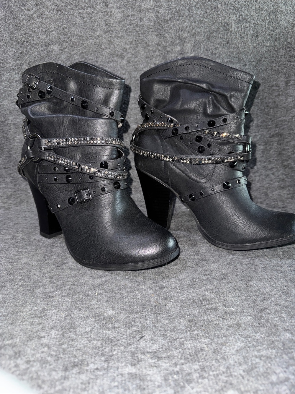 Venus NWOT Embellished Black Wrap-Strap Ankle Heeled Boots 7.5